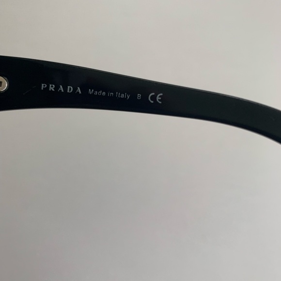 PRELOVED PRADA SUNGLASSES BLACK - Picture 7 of 10